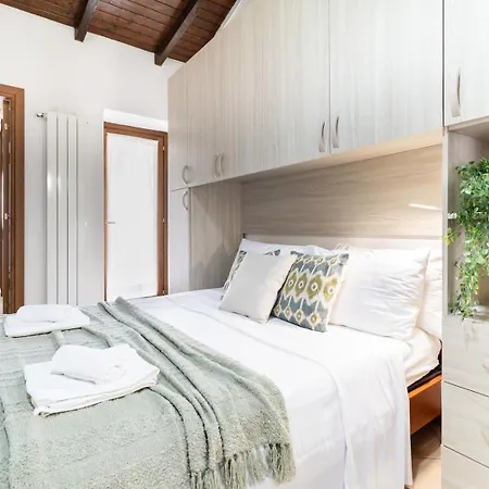 House - Centro Casa Indipendente Con Area Esterna - Wifi 펜션