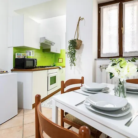 House - Centro Casa Indipendente Con Area Esterna - Wifi 바메노